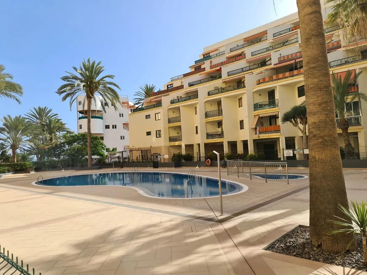 Beachfront Apartment Casa Verano With Pool, Balcony, Wifi, Central Locatation Arona