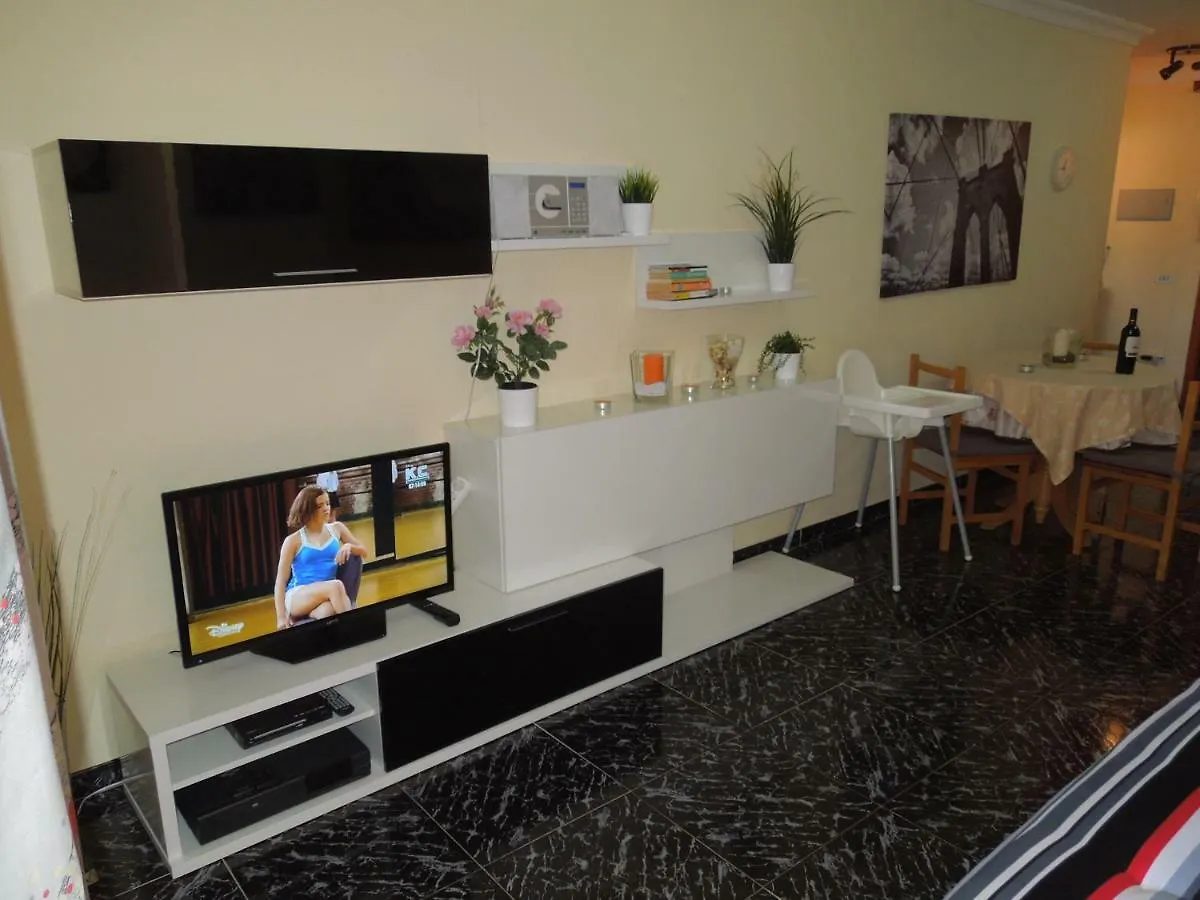 Beachfront Apartment Casa Verano With Pool, Balcony, Wifi, Central Locatation Arona