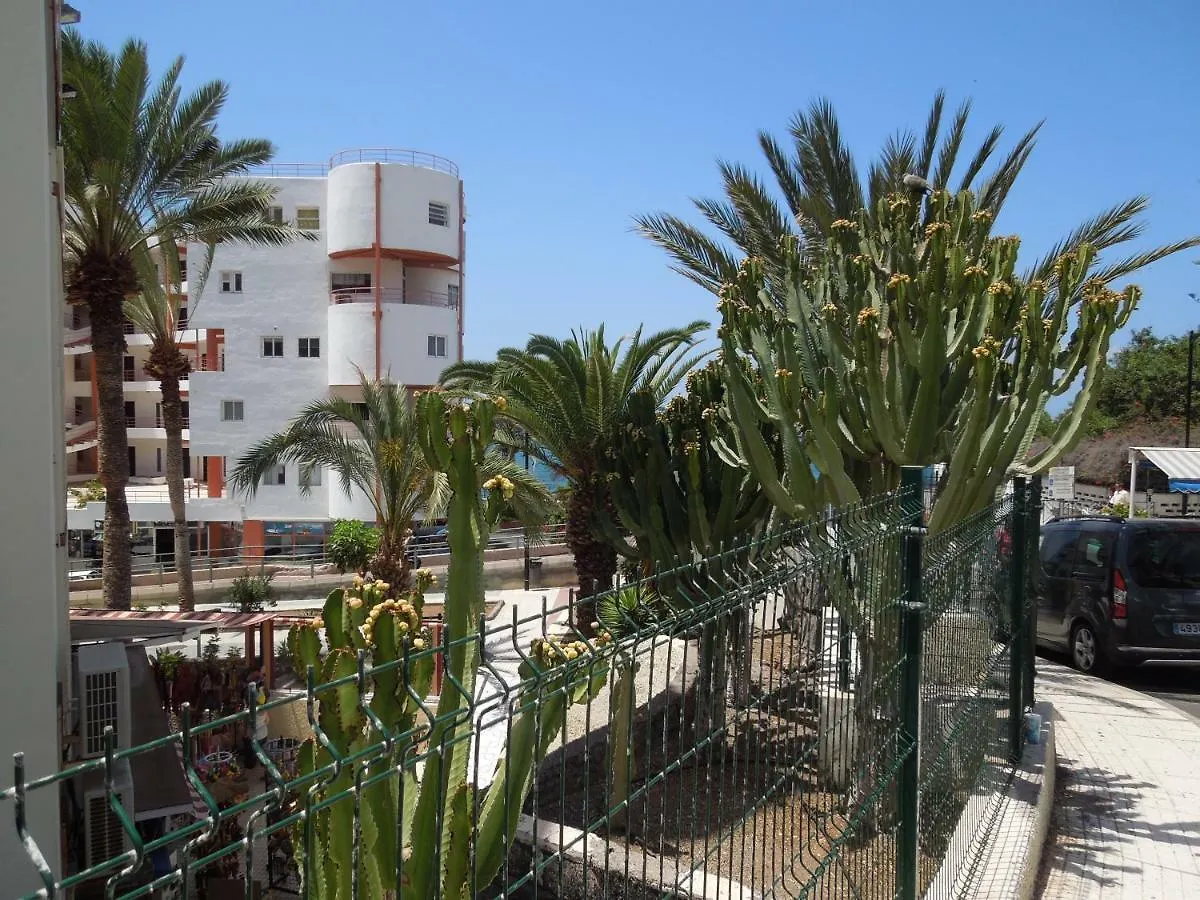 Beachfront Apartment Casa Verano With Pool, Balcony, Wifi, Central Locatation Arona  0*, Arona (Tenerife)